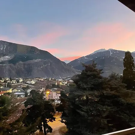 Spacieux, Situation Ideale Pour Visiter Le Valais