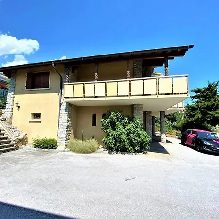 Spacieux, Situation Ideale Pour Visiter Le Valais Apartment Veyras